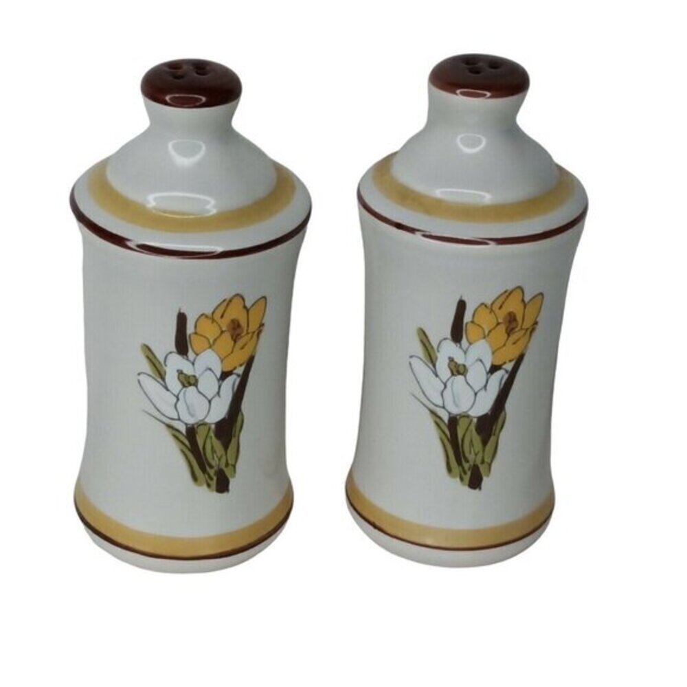 Vintage California Pottery Salt and Pepper Shakers Crocus Floral White‎ Yellow